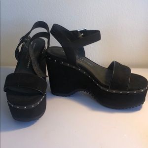 Chinese Laundry Tula Wedge in Black Size 6, 36.5